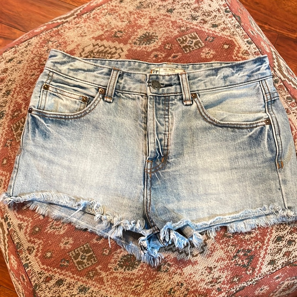 Women’s cut off Free people size 26